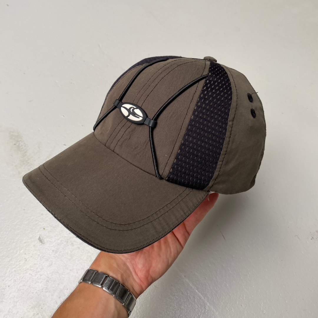 CAP UNBRANDED BROWN AND BLACK